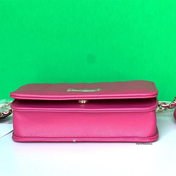 NWT Bebe Pink Crossbody Quilted Purse with Gold Tone Chain Strap and Wristlet - Picture 4 of 9